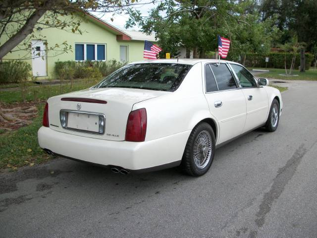 Cadillac Deville 2002 photo 3