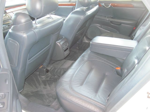 Cadillac Deville 2002 photo 2