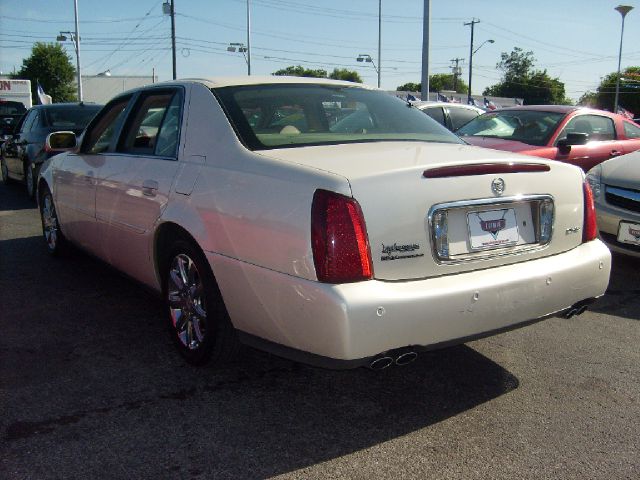 Cadillac Deville 2003 photo 1