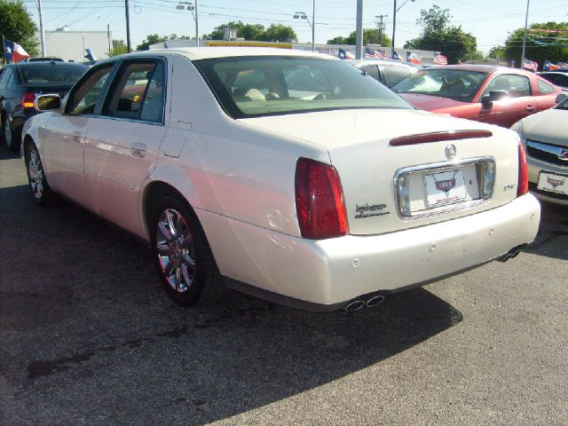 Cadillac Deville 2003 photo 2