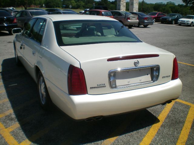 Cadillac Deville 2003 photo 1