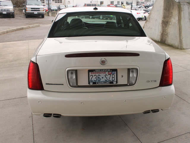 Cadillac Deville 2003 photo 2