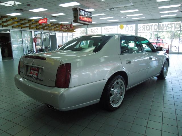 Cadillac Deville 2003 photo 2