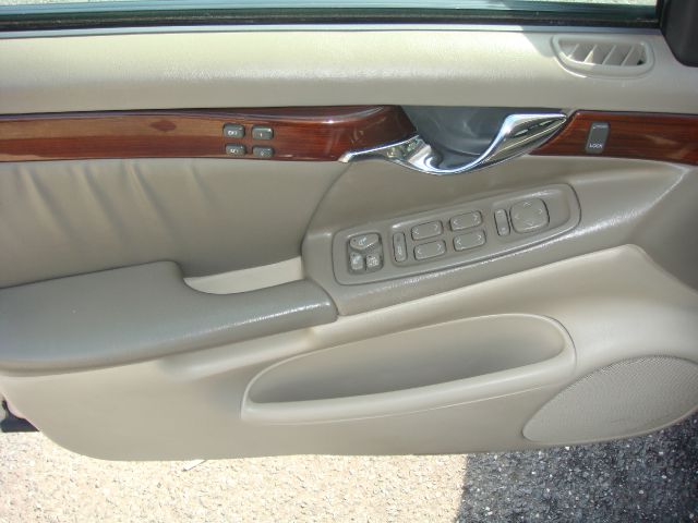 Cadillac Deville 2004 photo 16