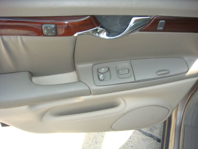 Cadillac Deville 2004 photo 4