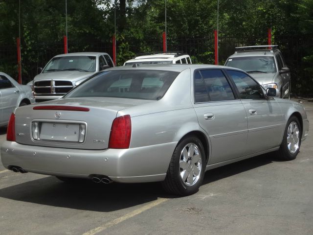 Cadillac Deville 2004 photo 1