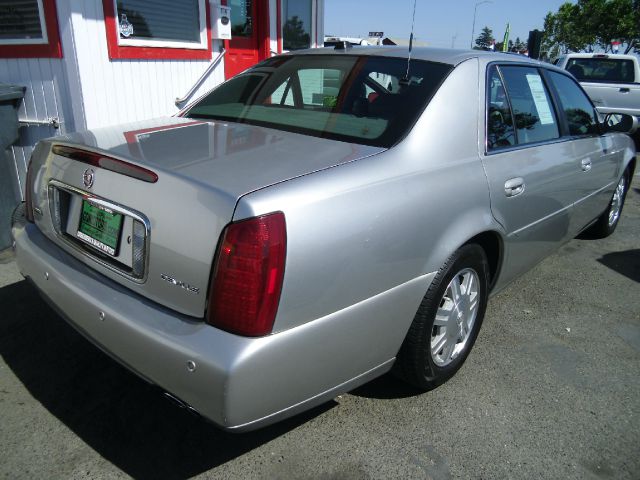 Cadillac Deville 2004 photo 2