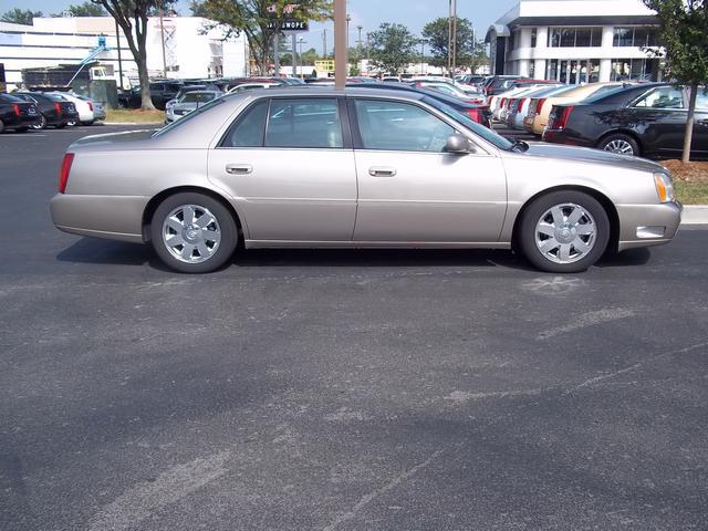 Cadillac Deville 2004 photo 1