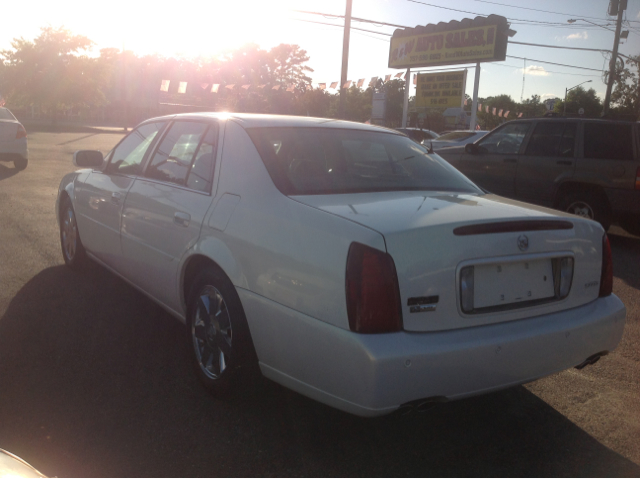 Cadillac Deville 2004 photo 2