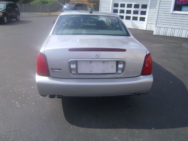 Cadillac Deville 2004 photo 1