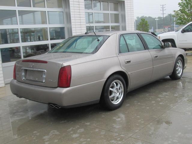 Cadillac Deville 2004 photo 4