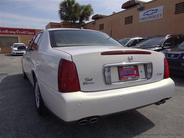 Cadillac Deville 2004 photo 1