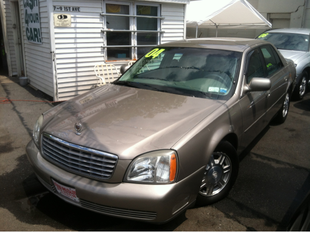 Cadillac Deville 2004 photo 2