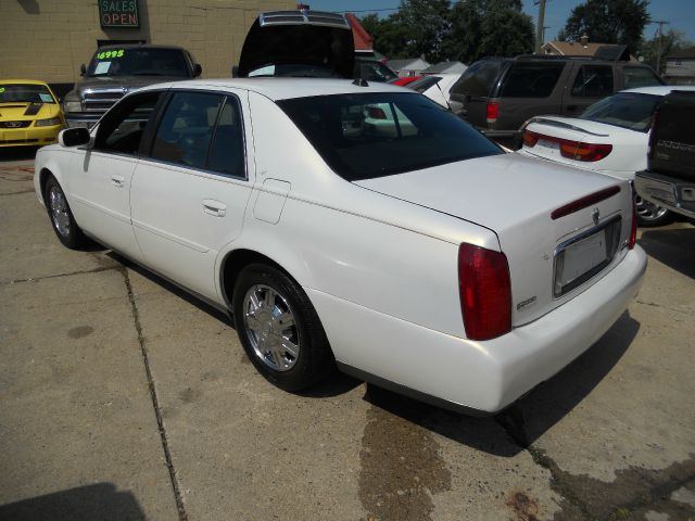 Cadillac Deville 2004 photo 2