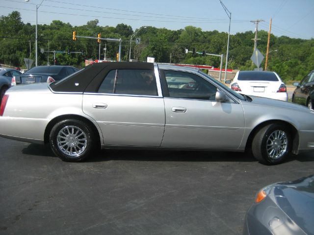 Cadillac Deville 2004 photo 2