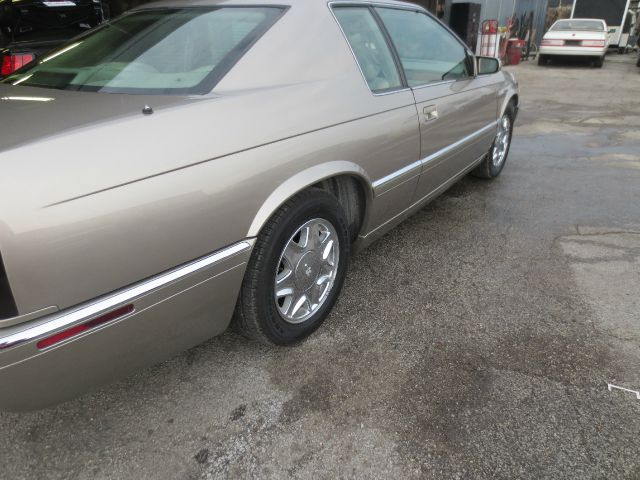 Cadillac Eldorado 2001 photo 2