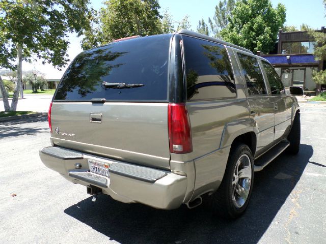 Cadillac Escalade 1999 photo 3