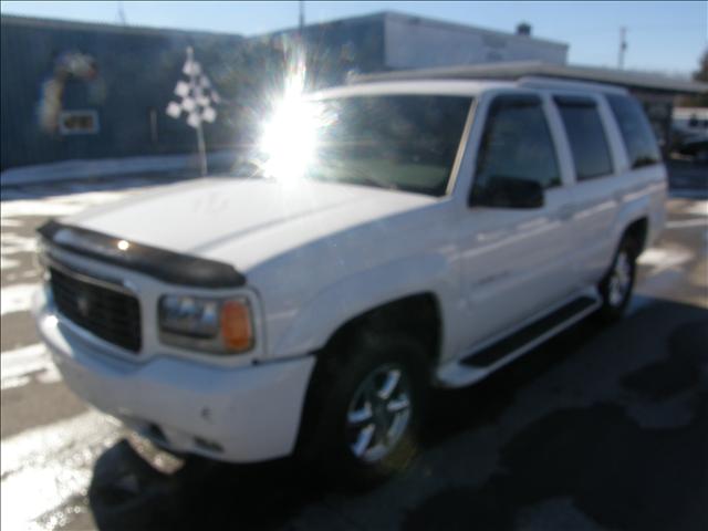 Cadillac Escalade 2000 photo 2