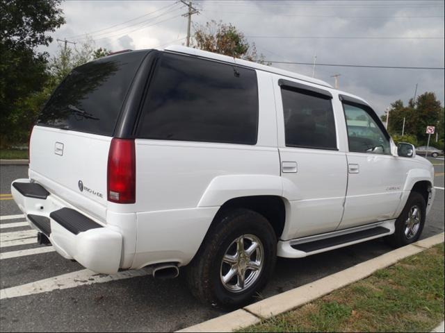 Cadillac Escalade 2000 photo 2