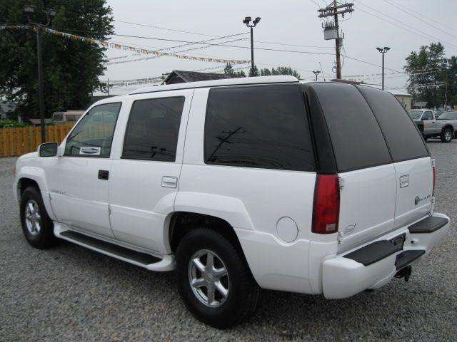 Cadillac Escalade 2000 photo 2