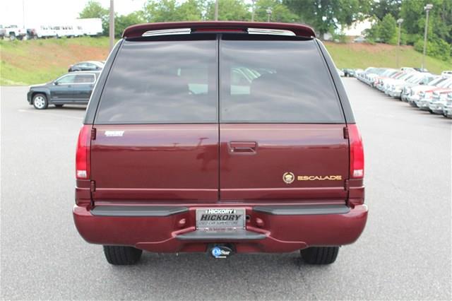 Cadillac Escalade 2000 photo 23