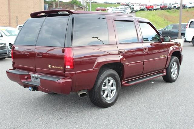 Cadillac Escalade 2000 photo 24