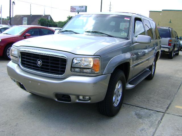 Cadillac Escalade 2000 photo 1