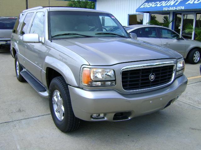 Cadillac Escalade 2000 photo 2