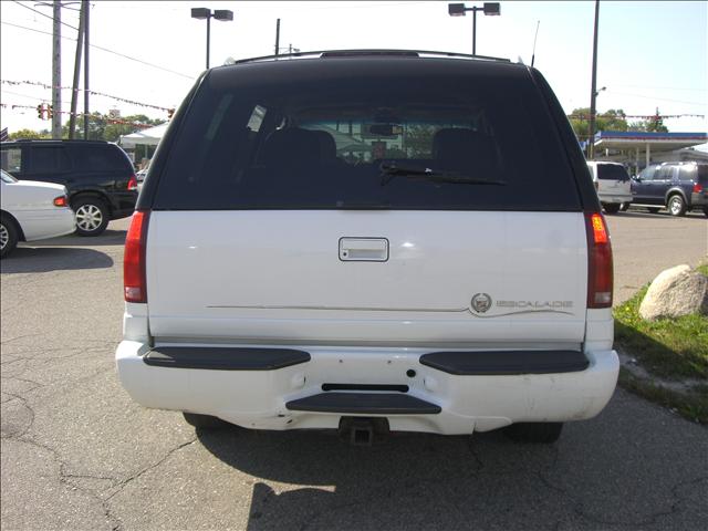 Cadillac Escalade 2000 photo 2