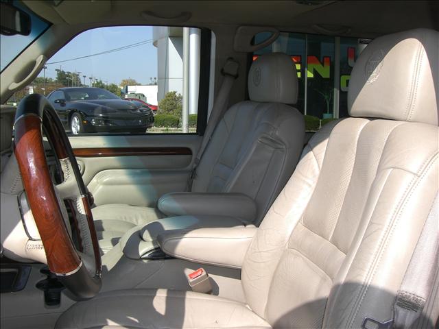 Cadillac Escalade 2000 photo 3