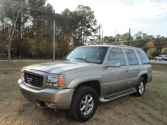 Cadillac Escalade 2000 photo 2