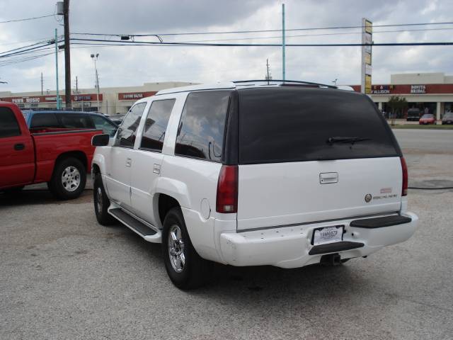 Cadillac Escalade 2000 photo 2