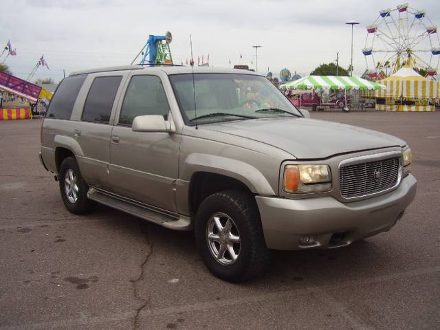 Cadillac Escalade 2000 photo 2