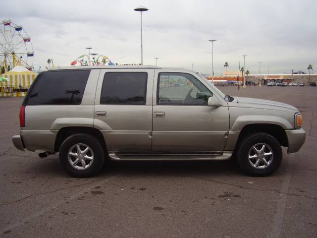 Cadillac Escalade 2000 photo 3