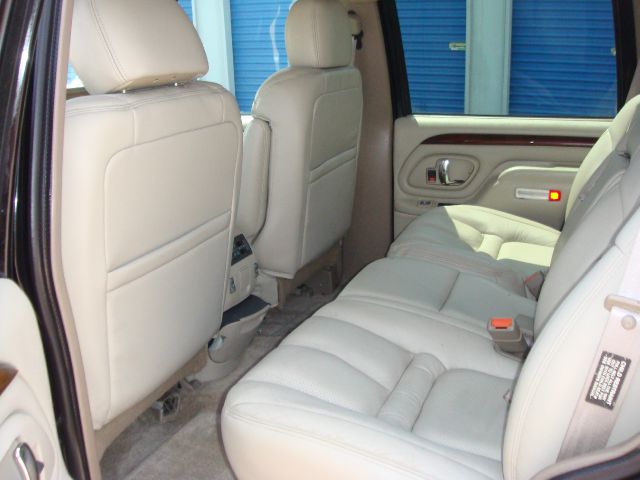 Cadillac Escalade 2000 photo 2