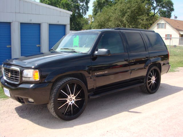 Cadillac Escalade 2000 photo 4