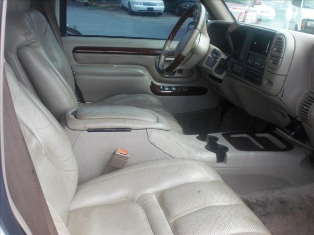 Cadillac Escalade 2000 photo 4