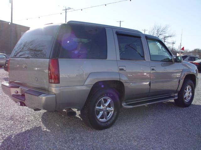 Cadillac Escalade 2000 photo 1