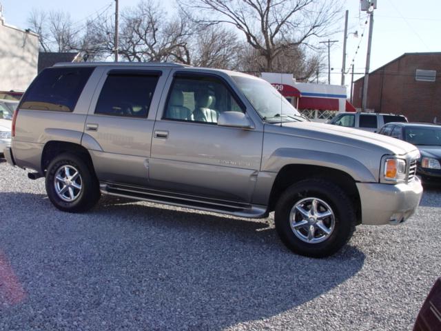 Cadillac Escalade 2000 photo 2