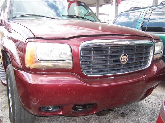 Cadillac Escalade 2000 photo 1