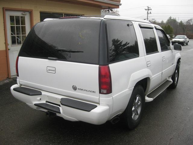 Cadillac Escalade 2000 photo 1