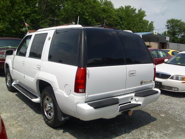 Cadillac Escalade 2000 photo 2