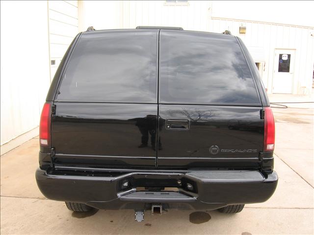 Cadillac Escalade 2000 photo 1