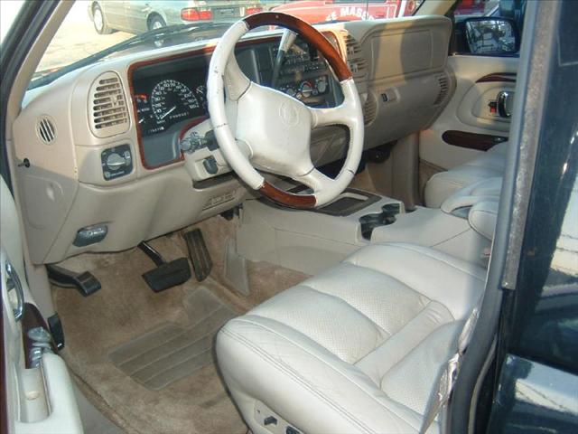 Cadillac Escalade 2000 photo 3