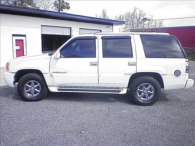 Cadillac Escalade 2000 photo 1