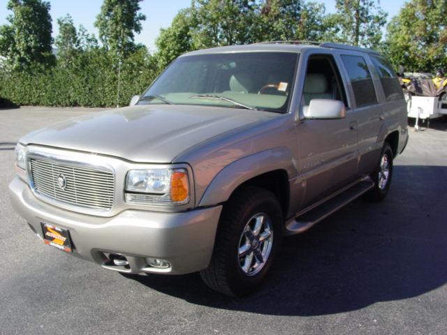 Cadillac Escalade 2000 photo 1