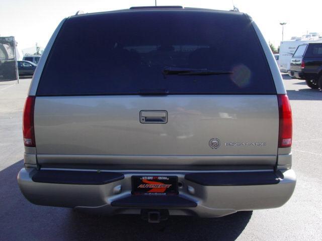 Cadillac Escalade 2000 photo 2