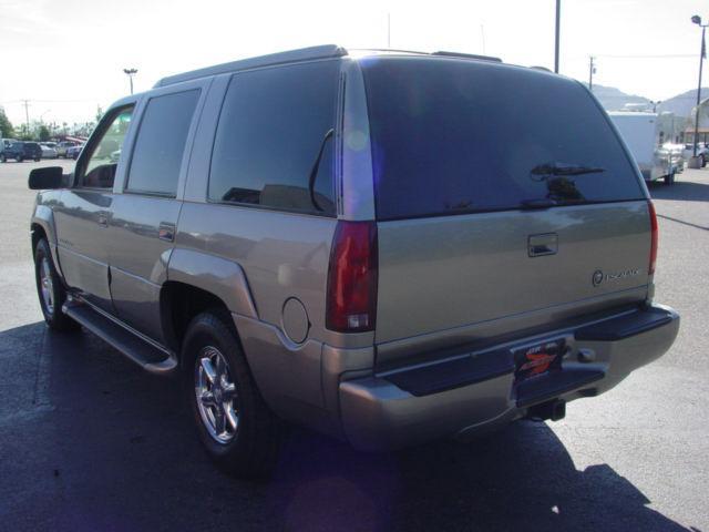 Cadillac Escalade 2000 photo 3