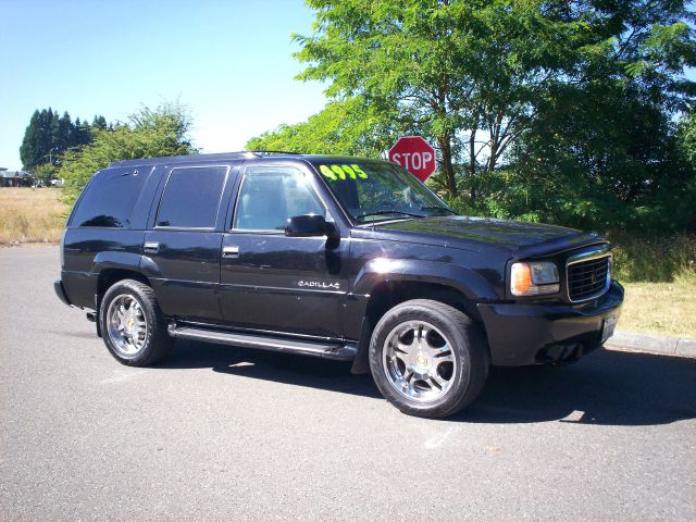 Cadillac Escalade 2000 photo 3