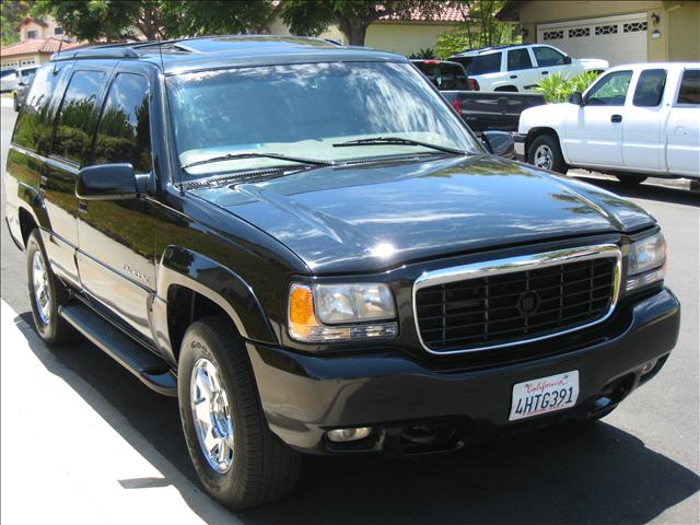 Cadillac Escalade 2000 photo 2